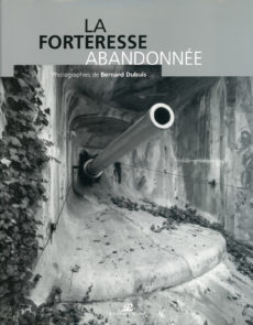 La forteresse abandonnée